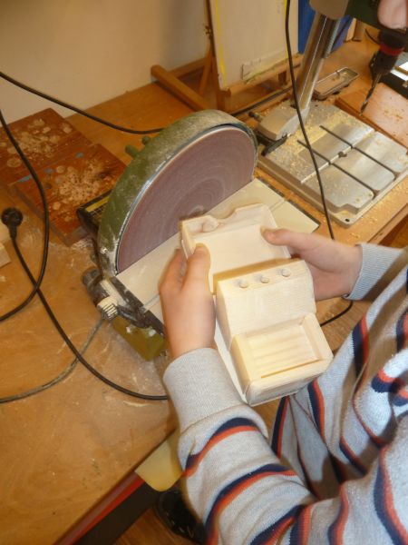 Holzauto Grundschule Heuchelhof