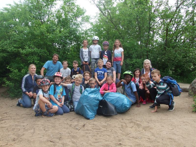 Ganztagsschule Heuchelhof Müllsammelaktion
