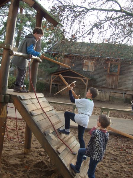 Ganztagsschule Heuchelhof Gauklerfest 15