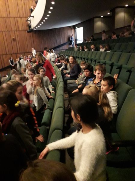 Stadttheater Grundschule Heuchelhof