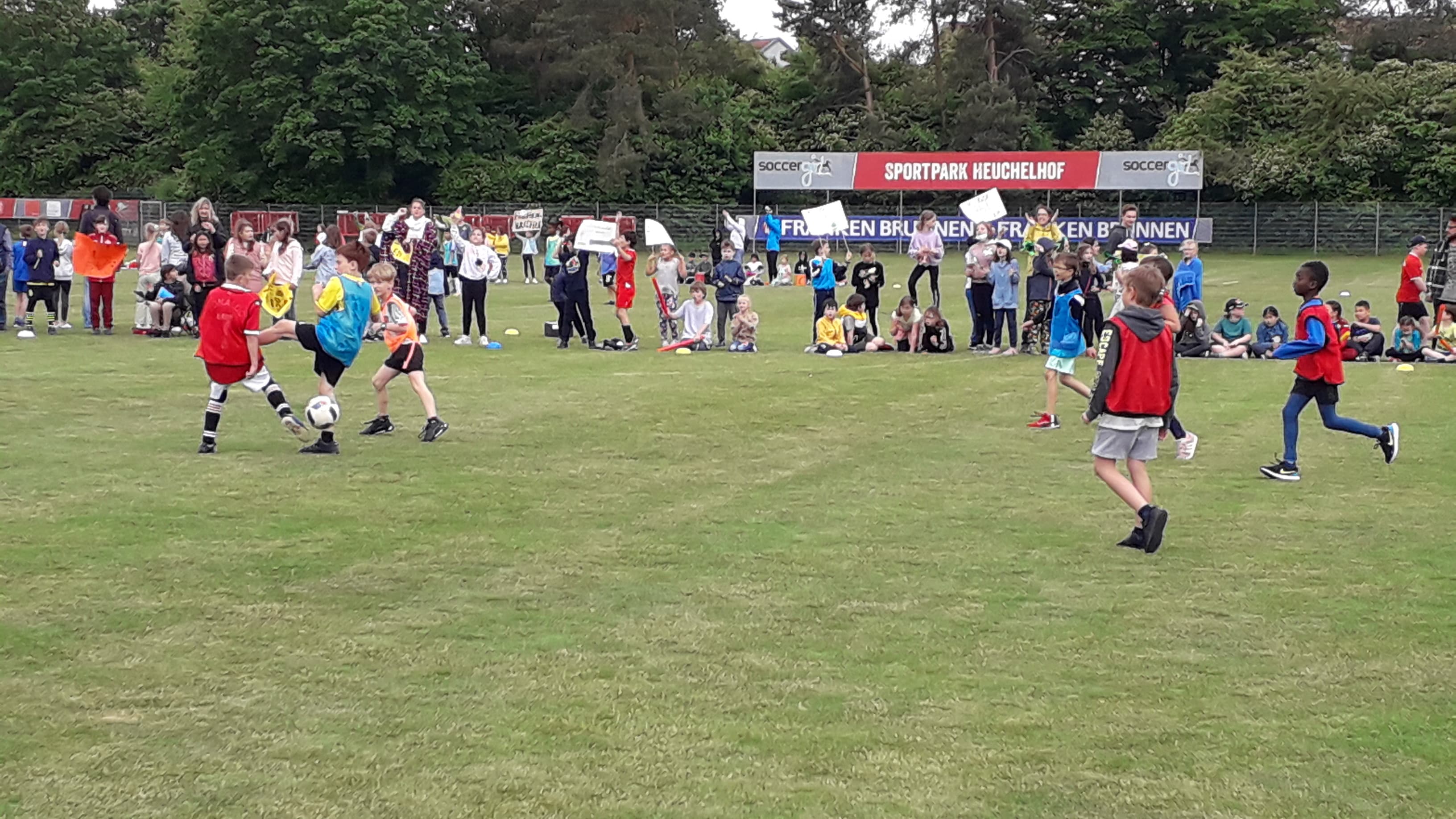 Grundschule Heuchelhof Fußball