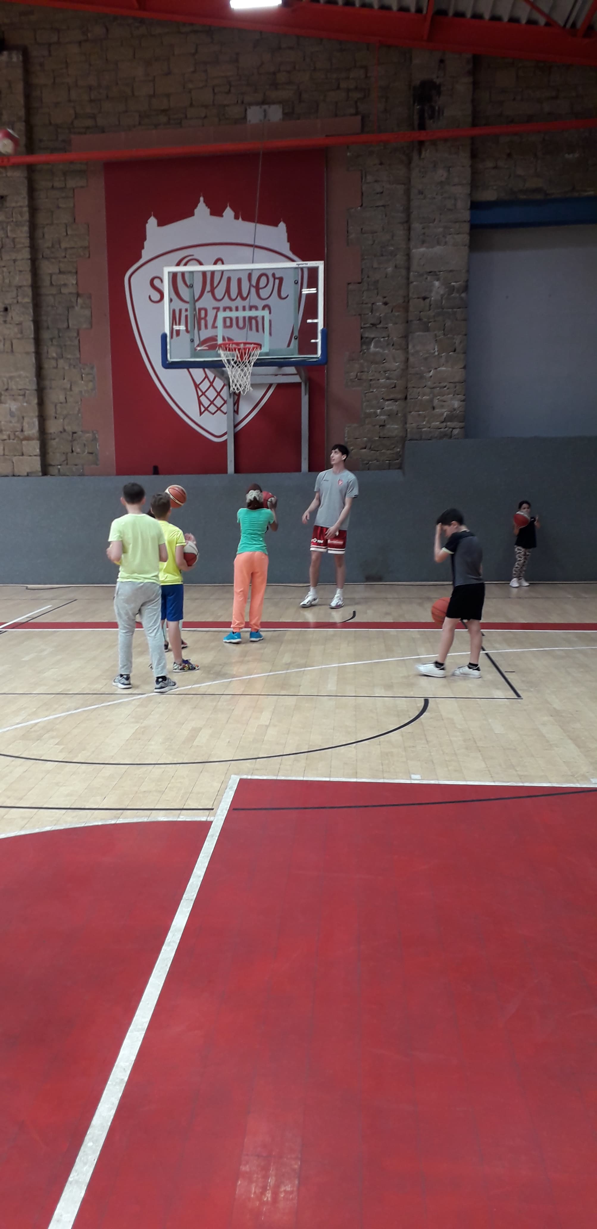 Grundschule Heuchelhof Basketball